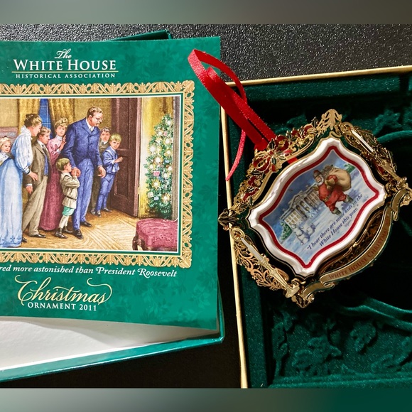 White House Christmas Ornament 2011 - Picture 10 of 12